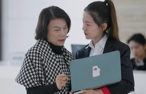 孟羽童在格力直播间参与互动