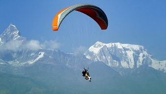 滑翔伞‘云吸’事件：8598米高空生死一线，男子全身结冰仍惊险生还