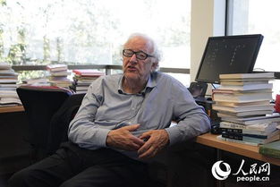 汉学家马克林接受媒体采访