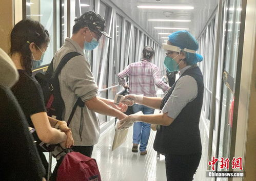 美暂停留学生新签证面谈？中国学生赴美路为何越走越难？