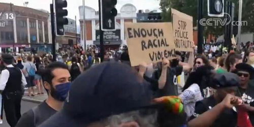 澳洲街头华人抗议种族歧视