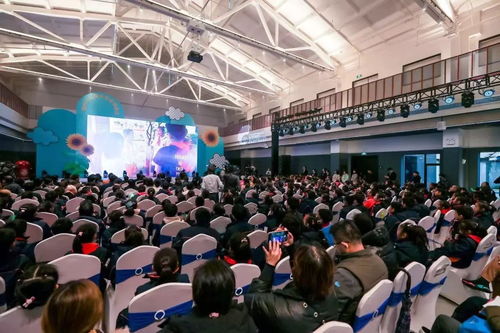 未成年人在KTV工作的现场照片