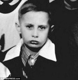 普京童年时期与母亲合影