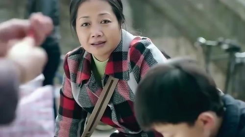 李婷在路边摆摊的照片