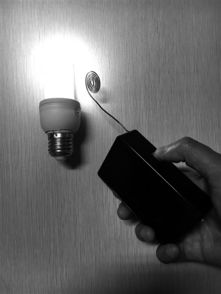 夜晚使用小黑盒的场景