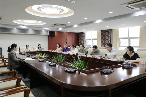 法院书记员日常工作场景