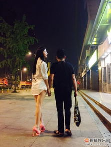 朱朱小桃牵手神秘男子