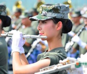 军营版迪丽热巴”获全国表彰，网友：这才是真正的“最美女孩”！