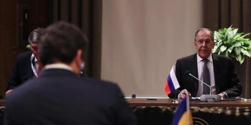 拉夫罗夫警告德国：正走向崩溃？背后真相令人深思