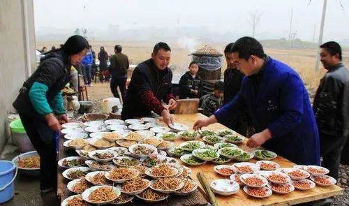 乡村流水席摆满整张桌子的菜肴