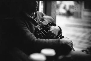 怎么会有人这样做 巴勒斯坦代表谈及加沙儿童时失声痛哭