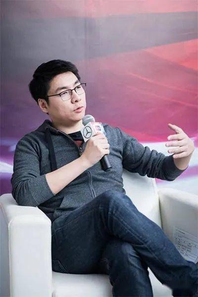 Uzi名人堂纪念皮肤原画展示