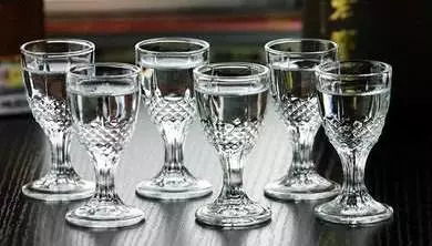 白酒饮酒礼仪图解