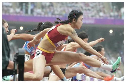 吴艳妮亚锦赛13秒07摘铜，她用实力证明自己！