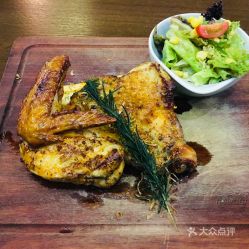 卤鹅哥喊话晓华求爆改：从街头花棉袄到流量漩涡的真相