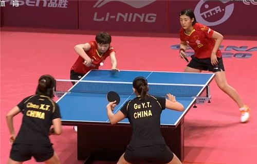 王曼昱与陈梦赛场配合