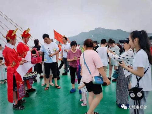 一家人端午节出游