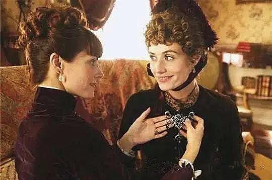 玛蒂尔德十年后变老的模样