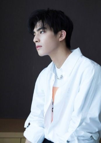 宋威龙剧中流泪道歉画面