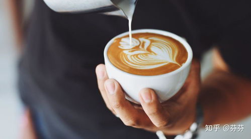 瑞幸咖啡降价背后：从9.9元到品质升级，年轻人到底在喝什么？