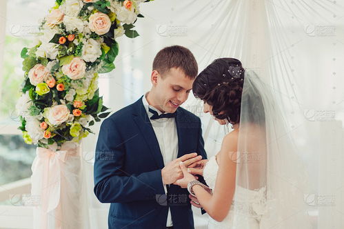 新郎新娘交换戒指瞬间