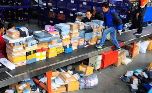 顺丰快递仓库内部场景