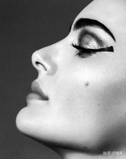 其他明星标志性痣对比图