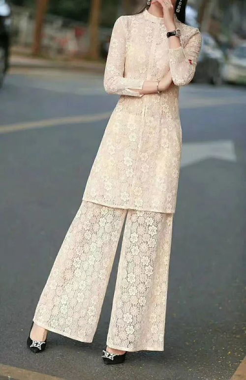 六一儿童节演出服‘穿完就退’？商家无奈贴纸防坑，消费者争议不断