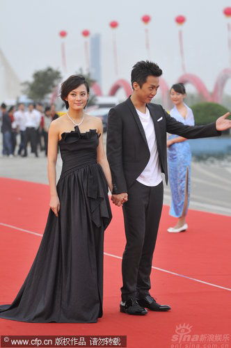 孙俪与导演郑晓龙牵手走红毯