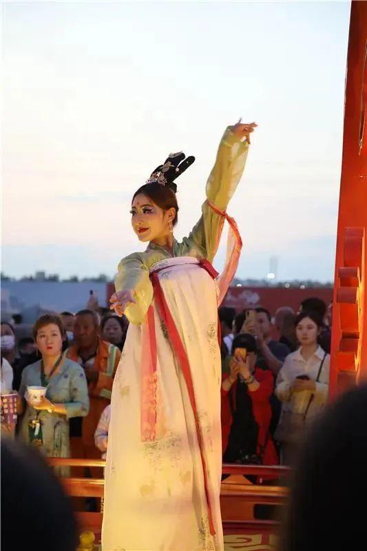 乌兰察布之夜端午节活动现场