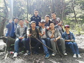 青少年登山队合影