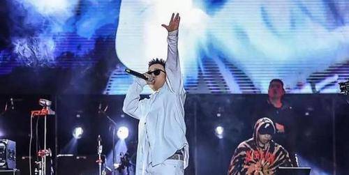 GAI在舞台霸气表演