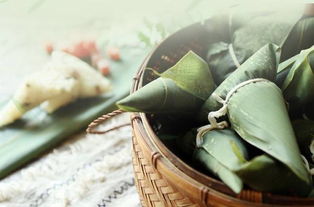 海外华人收到家乡寄来的粽子