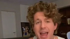 断眉吃粽子的搞笑瞬间