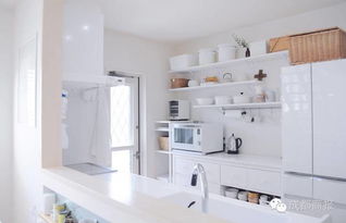 厨房清洁工具摆放整齐