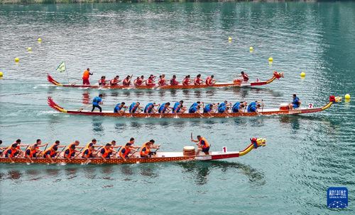 端午节龙舟竞渡与粽子