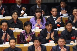 宗馥莉接受财经媒体采访