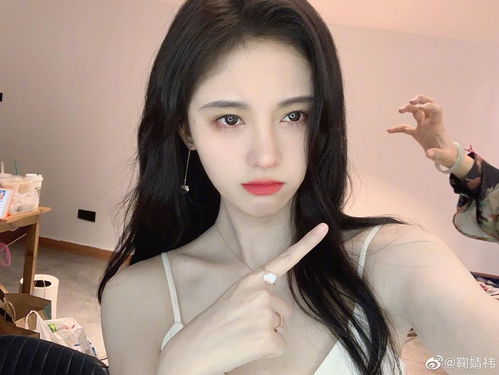 鞠婧祎幕后花絮现场工作照