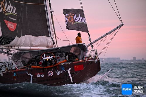 徐京坤驾驶帆船