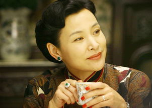 断眉再次尝试吃粽子笑容灿烂