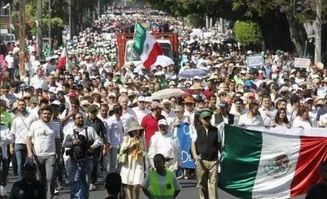 印巴边境民众抗议场景