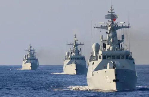 南部战区海军舰队在南海巡航