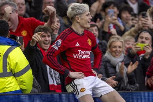 加纳乔庆祝进球瞬间