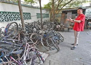 女子因电动车被推走怒推一排自行车，车位业主态度强硬：不和解！