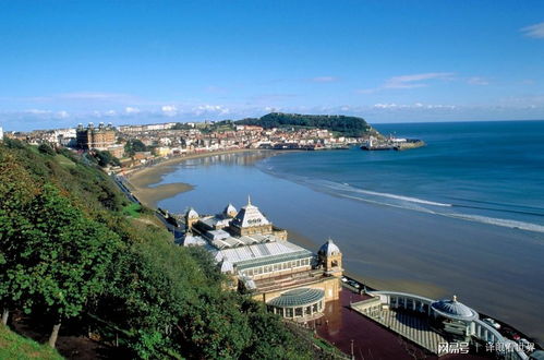 男子在海上漂流的模拟场景