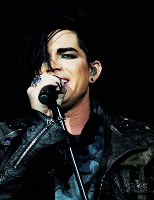 亚当·兰伯特《歌手2024》惊艳亮相，降Key演唱引爆热议