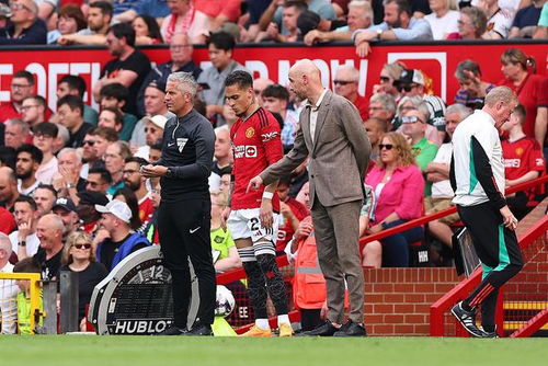 曼联亚洲行首战告捷！17岁小将替补双响，B费失单刀成遗憾