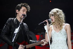 霉霉在录音室认真工作的画面