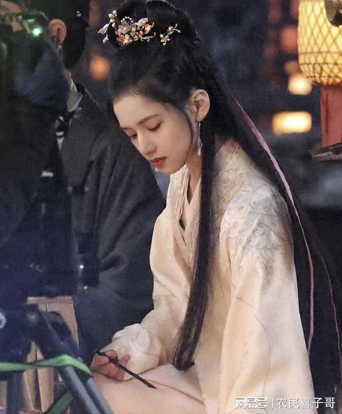 肖战张婧仪还原《藏海传》狐兔名场面，微博热搜爆了！