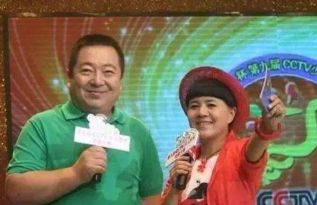 董浩叔叔与金龟子在活动现场合影